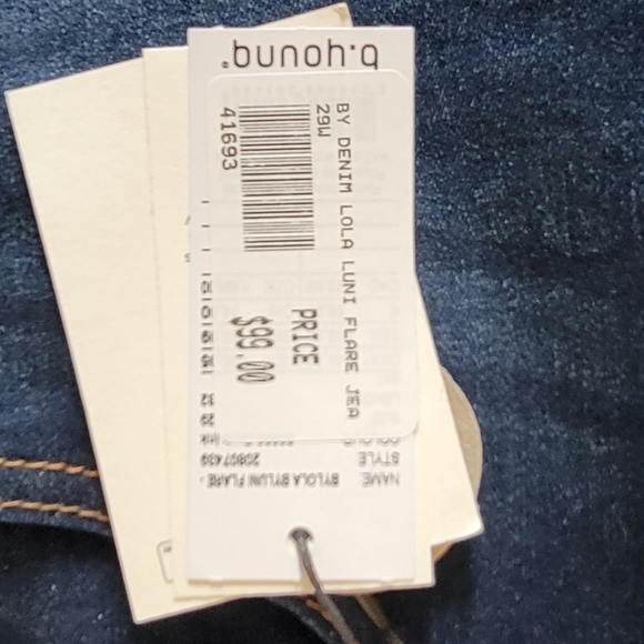 Jeans - Picture 1 of 2